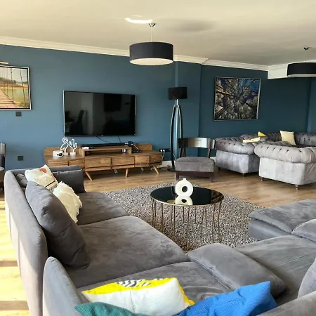 Apartment Wonder Homes - Family Apartment, Bosphorus View, 4br 2ba Ac
